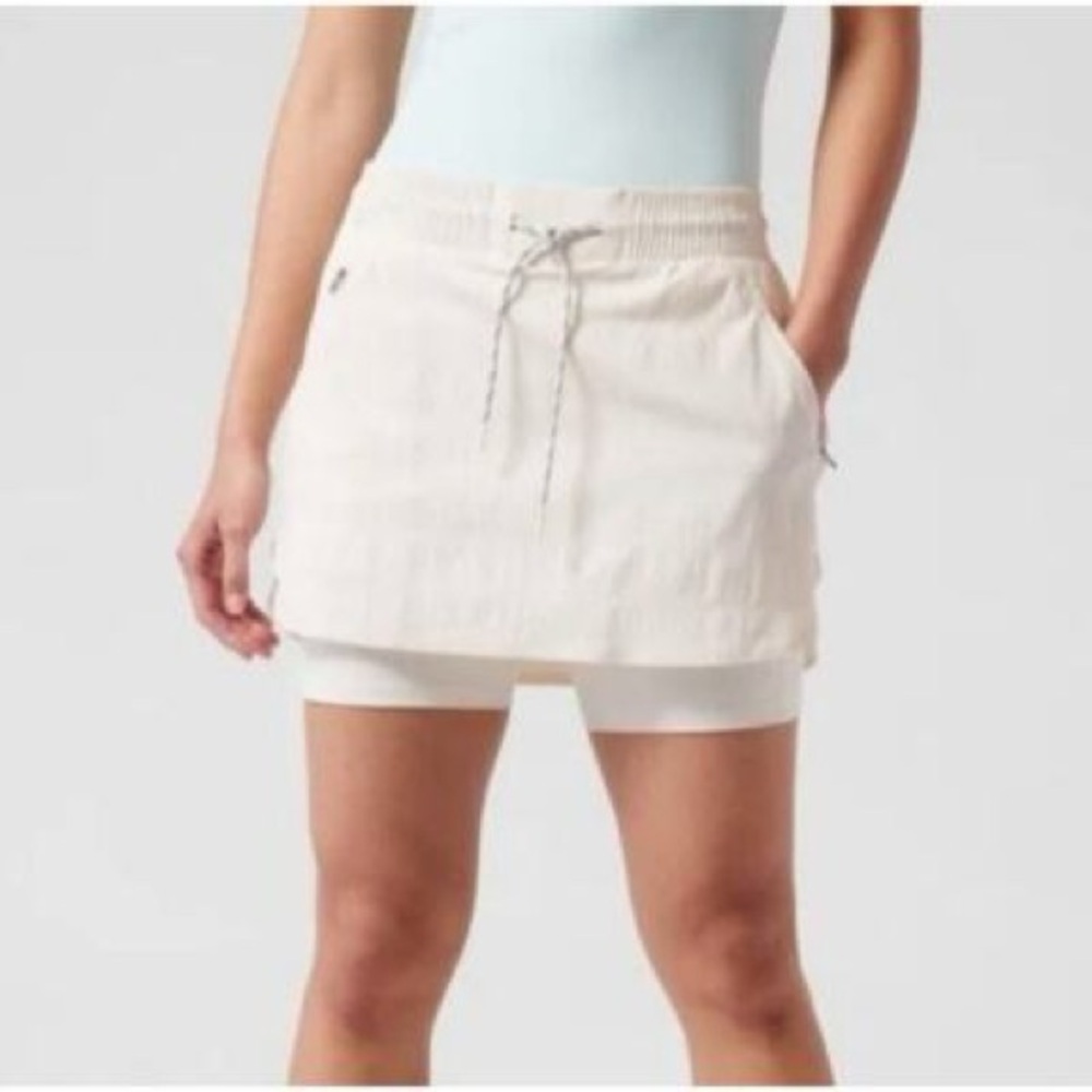 Athleta Jupe cream color Trekkie skort sz 8